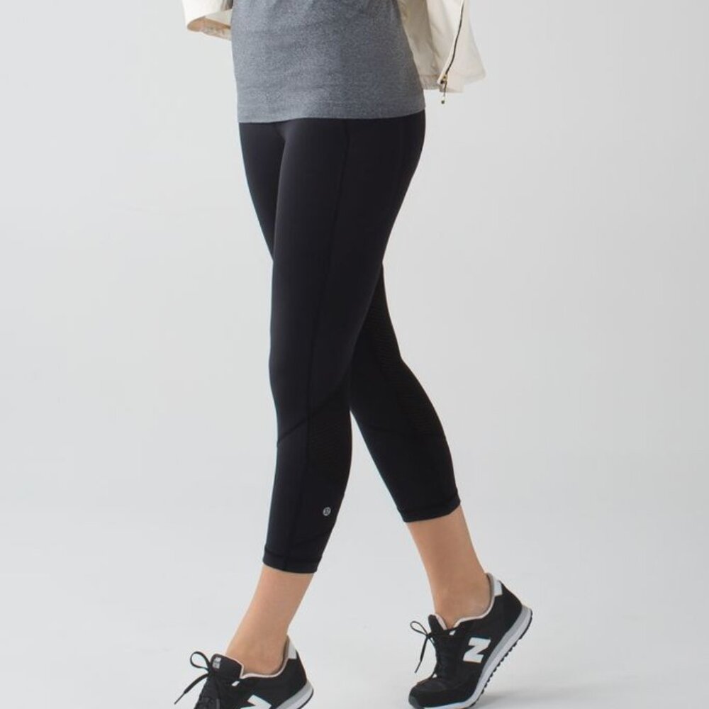 Lululemon Pace Rival Crop 22" Inseam Black Size 6